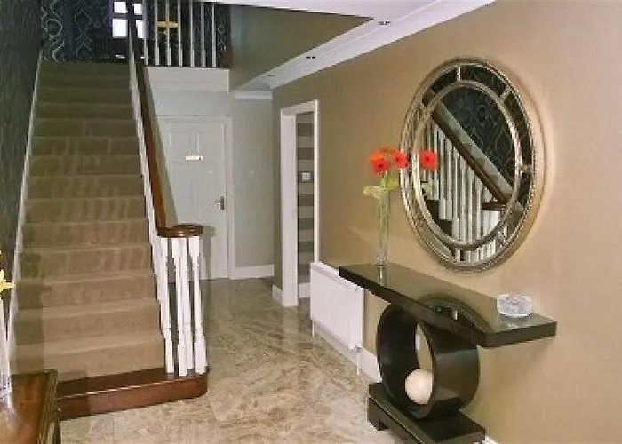 Rivermount House Кинсэйл